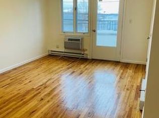 141 Manorhaven Blvd, Pt Washington, NY 11050