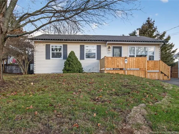 625 Latour St, Dieppe, NB E1A 2A5