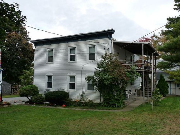 3rd image of 1 Oak St