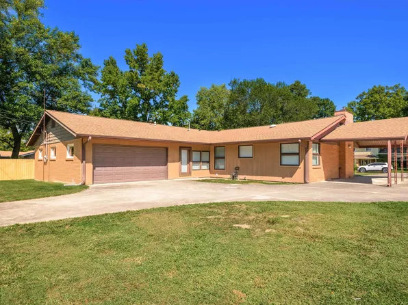 701 N Brentwood Ln, Muncie, IN 47304