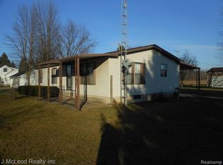5165 Oak Rd N, Vassar, MI 48768