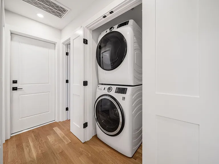 7-9 Wenham St #3 — Photo 14