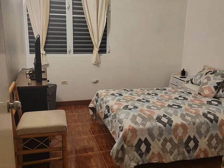 Master Bedroom w/AC