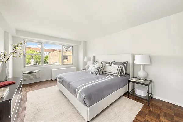 Sold by Sotheby's International Realty | media 8