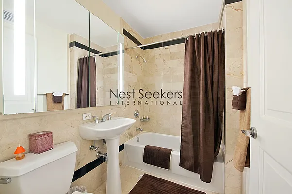 Rented by Nest Seekers International | media 192