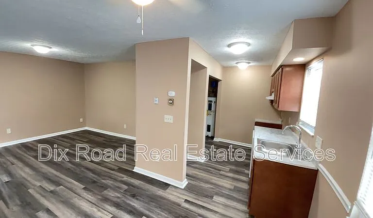 1107 Hunt Ave — Photo 8