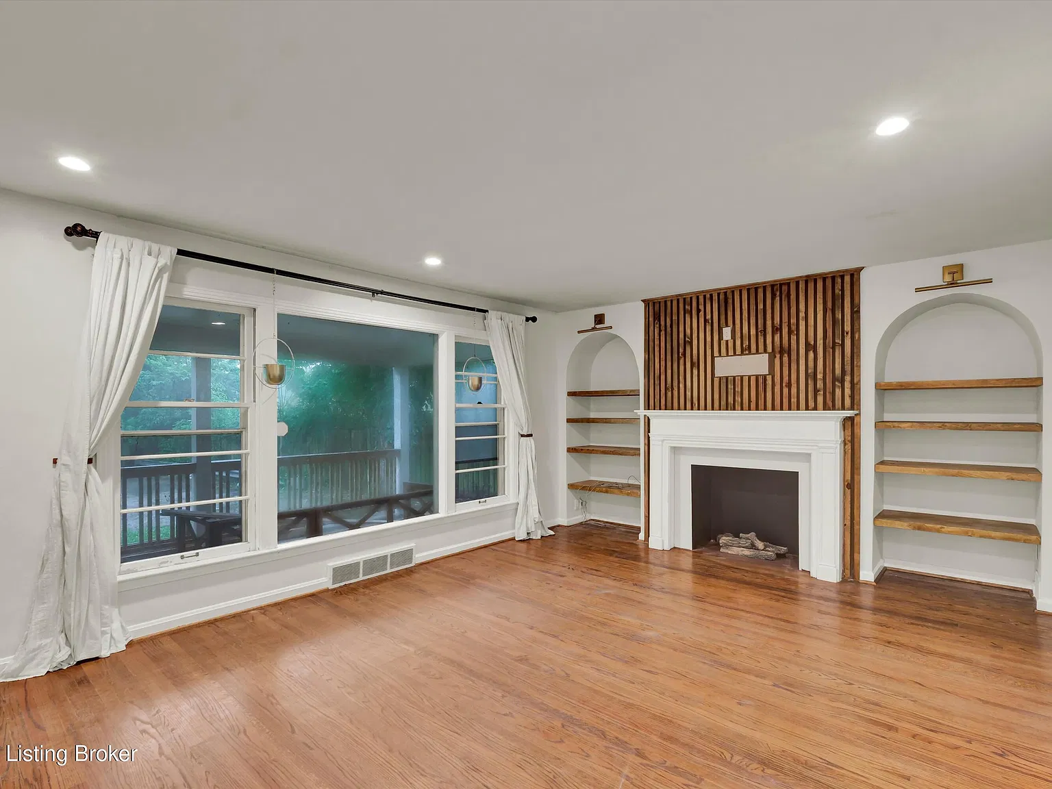 4 bed, 2.0 bath, 1877 sqft, $2,250 — Photo 4
