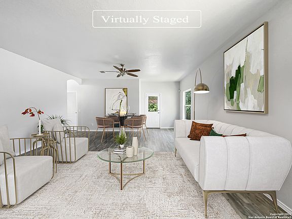 2nd image of 811 OAKWOOD WAY