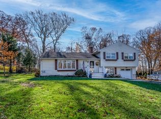 24 Stonehill Rd, Randolph, NJ 07869
