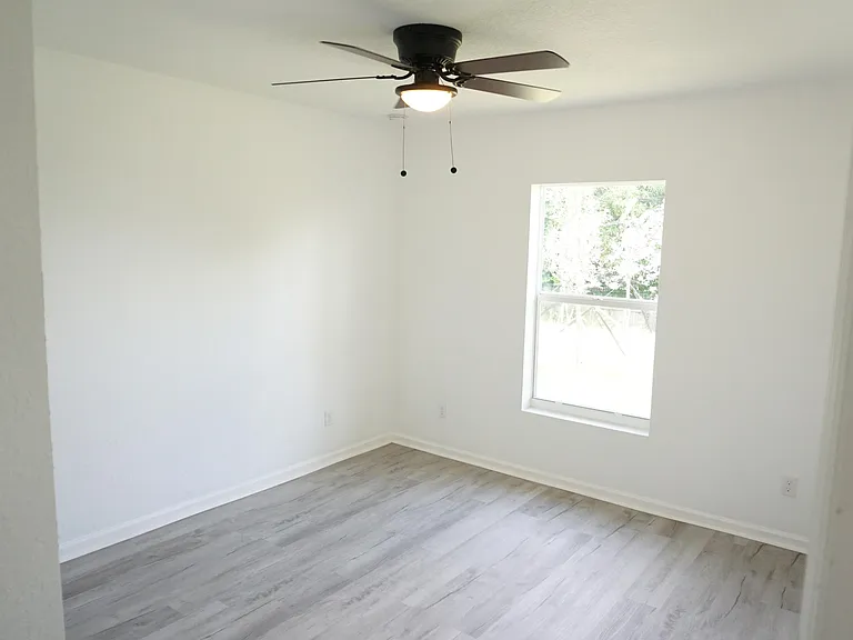 1173 W 28th St #2 — Photo 7