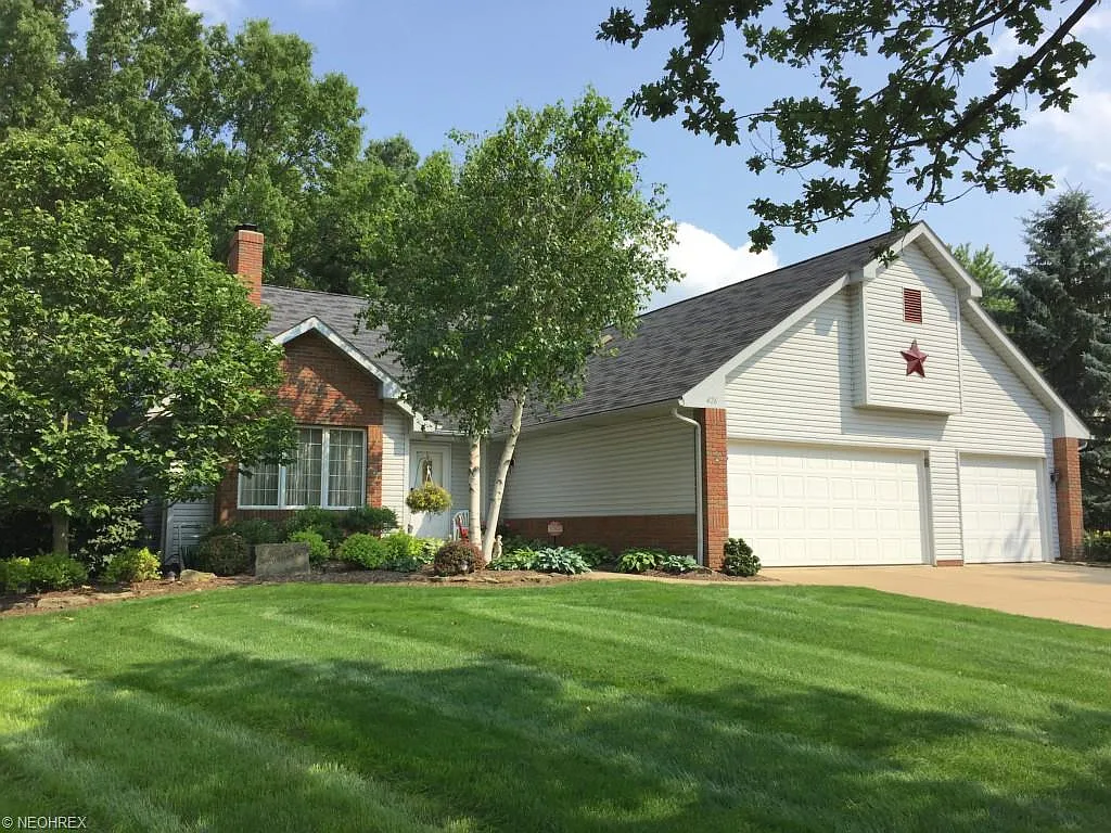 426 Memory Ln photo 1