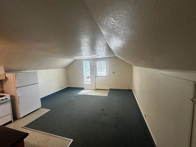 720 W 18th Ave #B — Photo 3