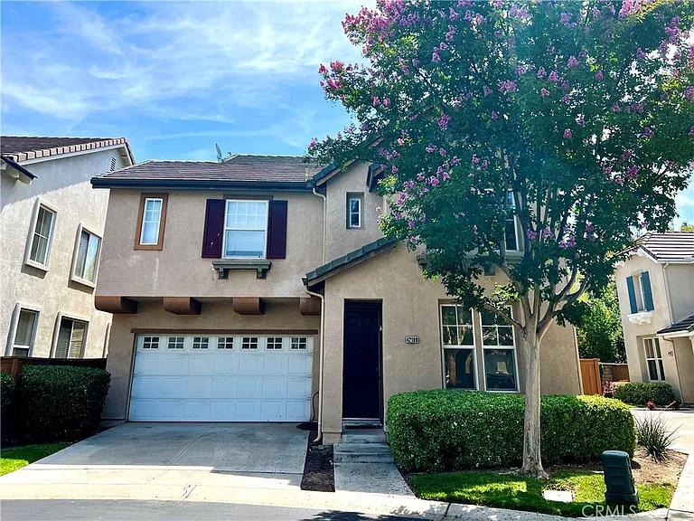 42180 Calabria Dr — Photo 1