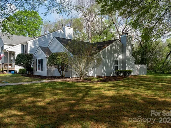 1532 Hunt Club Ct, Rock Hill, SC 29732
