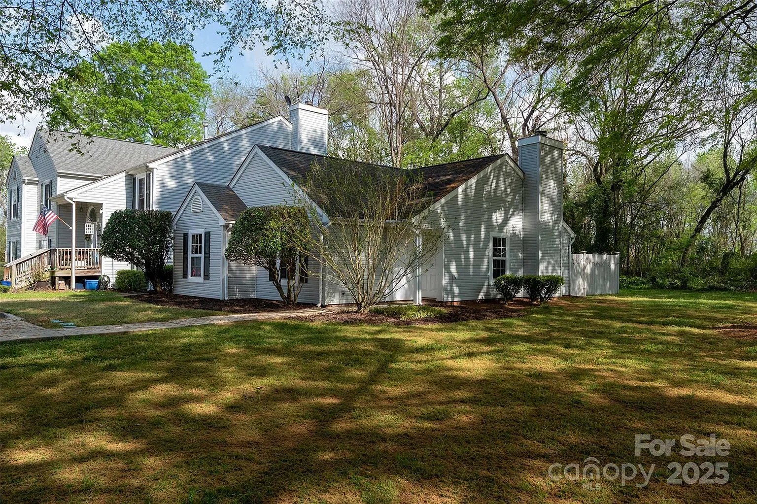 1532 Hunt Club Ct photo 1