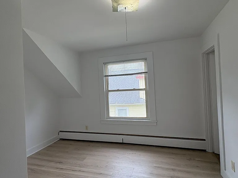 48 Gridley St - Blue Pod — Photo 9
