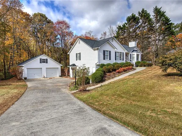 26 S Oaks Dr SE, Cartersville, GA 30121