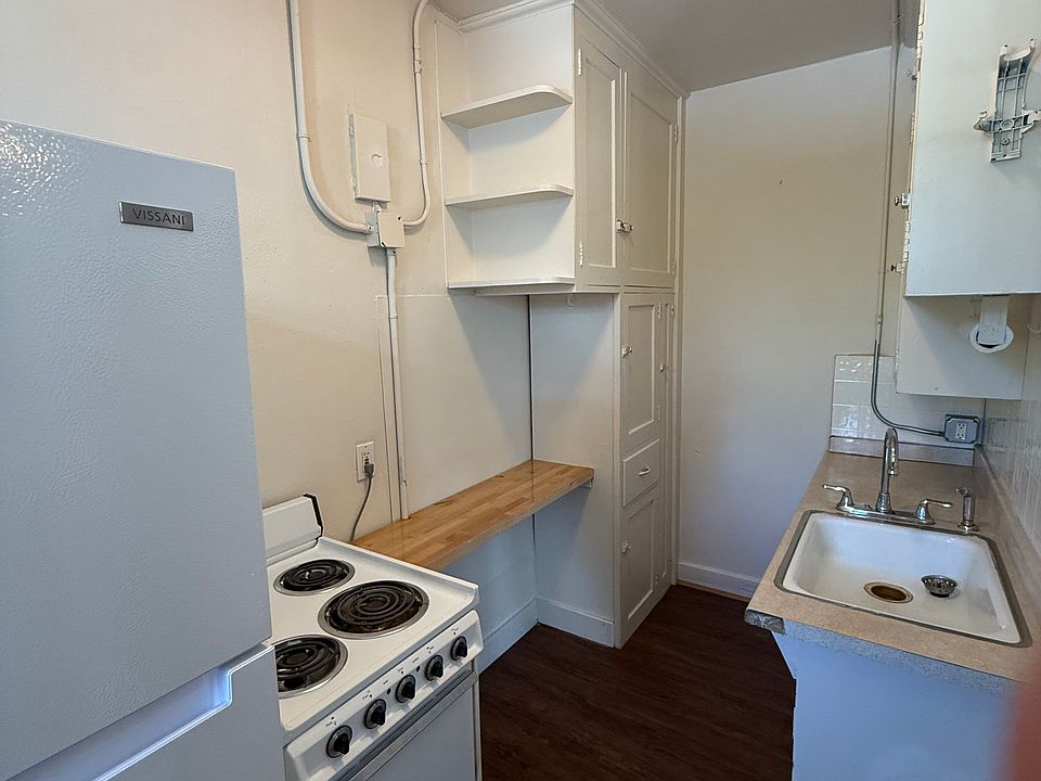 1st image of 910 Greenwood Ave #14