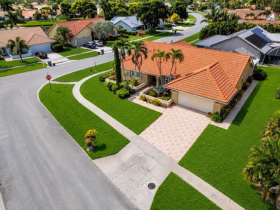 2nd image of 6083 SUNBERRY Circle