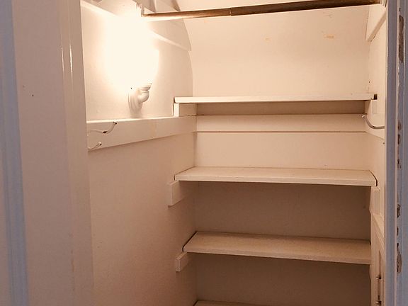 walk in closet