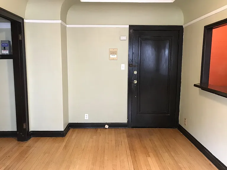 1527 Marshall — Photo 104
