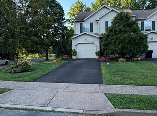 4347 Bedford Dr, Bethlehem, PA 18020