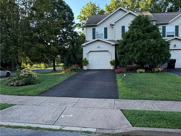 4347 Bedford Dr, Bethlehem, PA 18020
