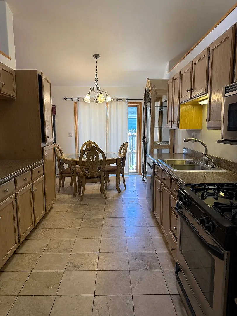 Three Bedroom Two Bath Home in Castle Valley Ranch — Photo 3
