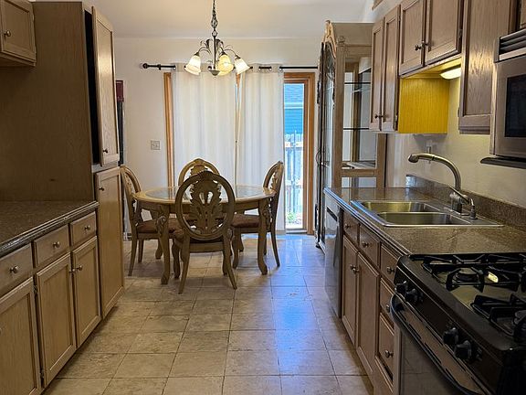 3rd image of 460 Palmetto Dr