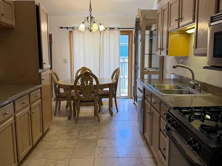 460 Palmetto Dr — Photo 3
