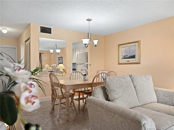 3rd image of 1961 SW Palm City Rd APT J