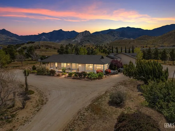 8120 S Southlake Dr, Lake Isabella, CA 93240