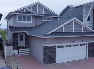 1063 Glacial Shores Cmn, Saskatoon, SK S7W0R2