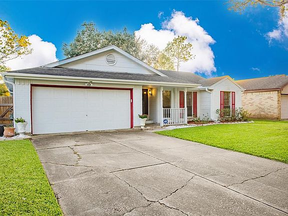 4th image of 3112 Sam Houston Dr