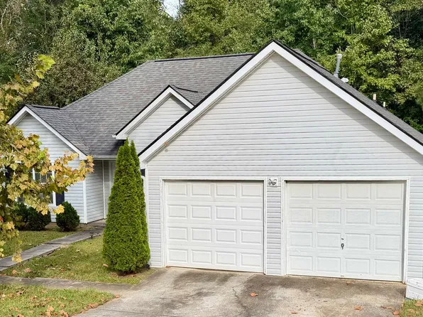 206 Goldleaf Dr, Hampton, GA 30228