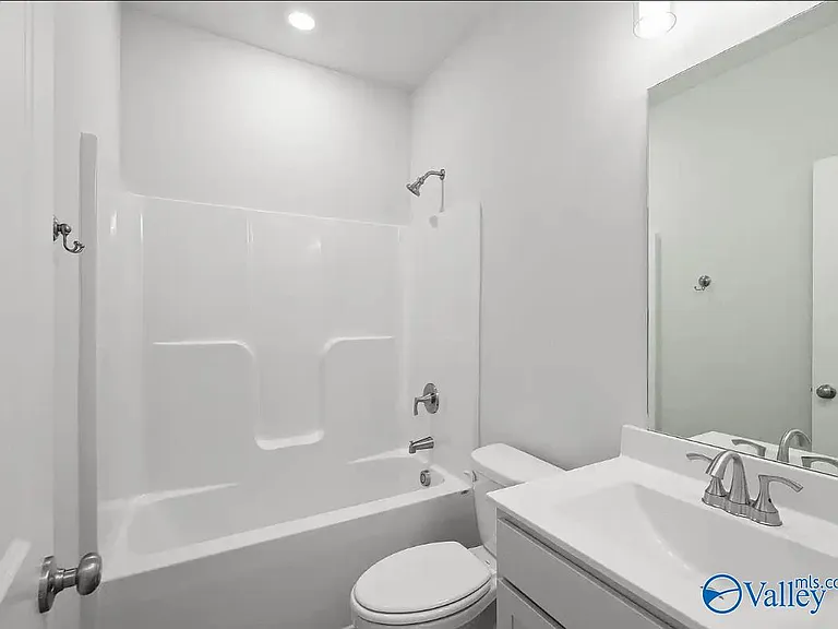 408 Tracer St — Photo 11