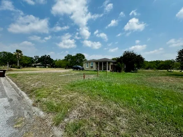 176 W D Ave, Kingsville, TX 78363