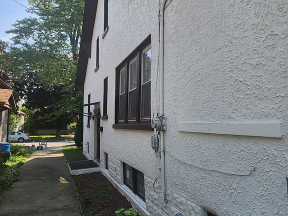3rd image of 13842 S Dearborn St