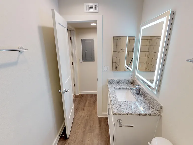 Treemont Apartments — Photo 57