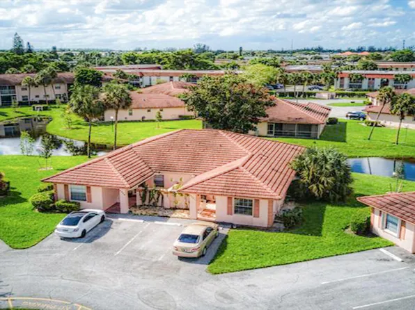 9861 Three Lakes Cir, Boca Raton, FL 33428