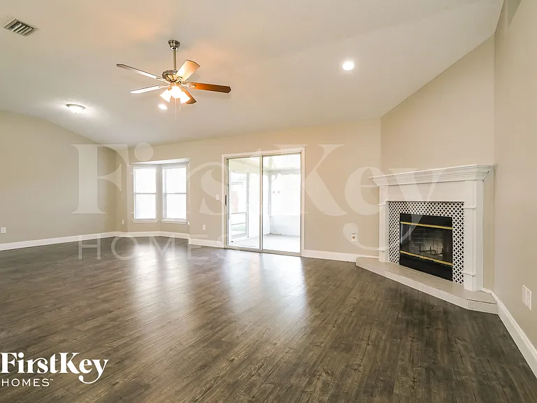 1913 Belhaven Dr — Photo 4
