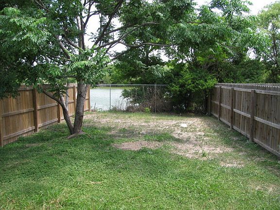 4th image of 6605 Tallowood Cir APT A