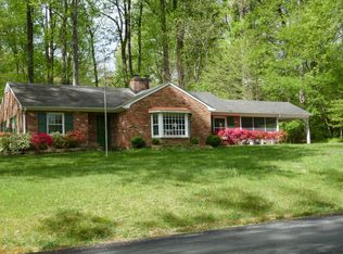 9001 Glenbrook Rd, Fairfax, VA 22031