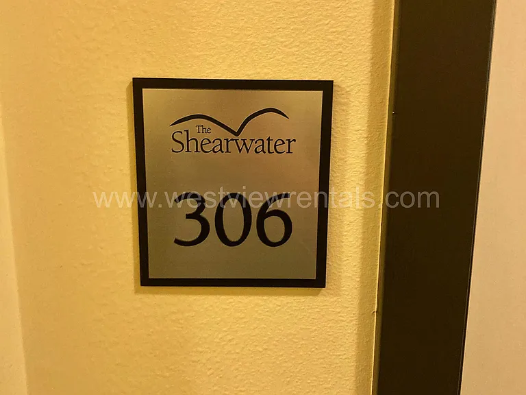 200 E Maple St — Photo 337