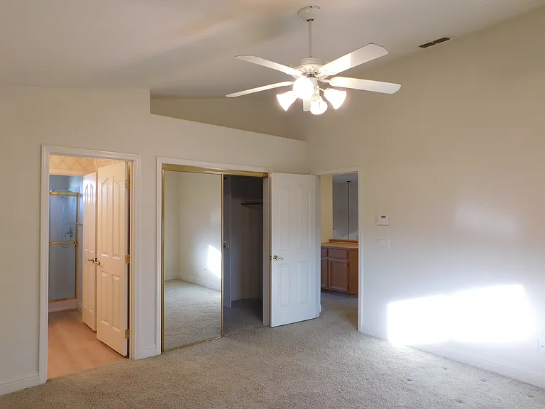 412 Avila Dr — Photo 8