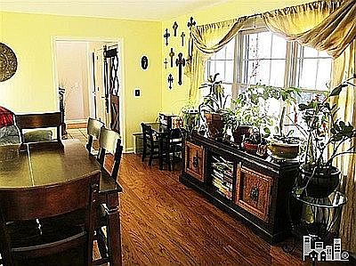 3rd image of 4953 Tanbark Dr