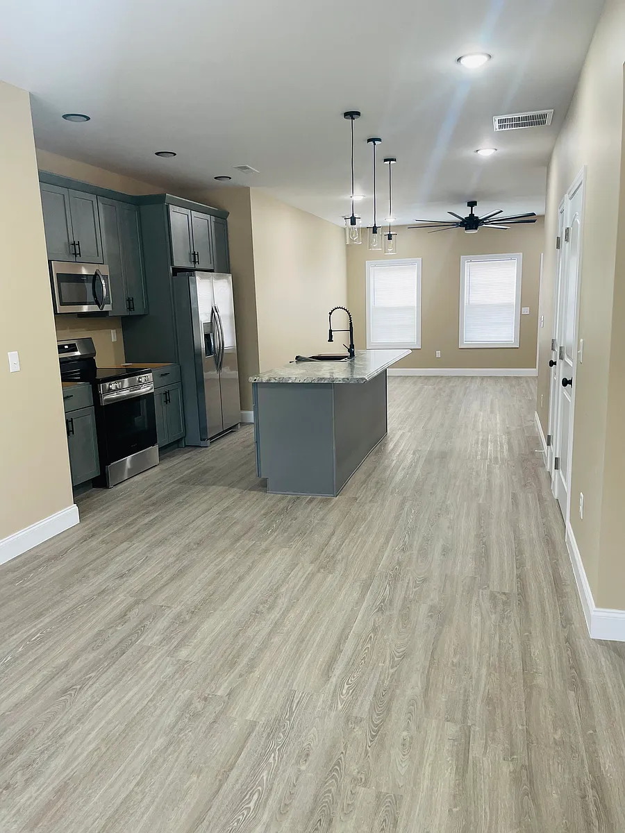 Building Photo - 3012 Sunset Dr