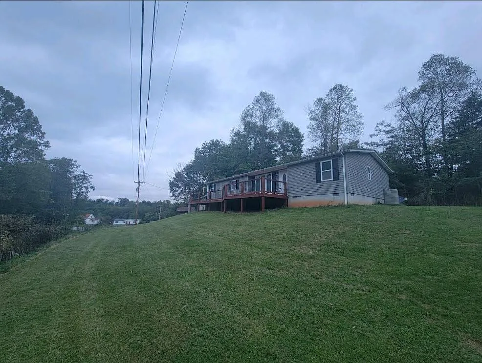 Building Photo - 4174 Goodview Rd