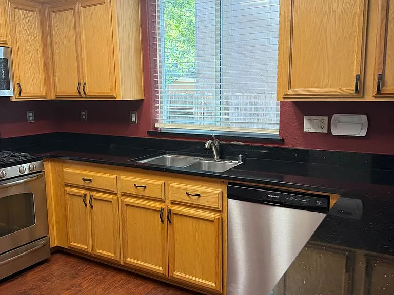 4032 Vittoria Ln — Photo 13