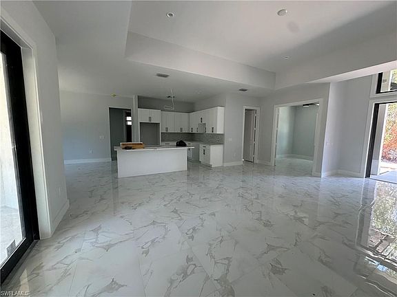 5th image of 2626 58th AVE NE